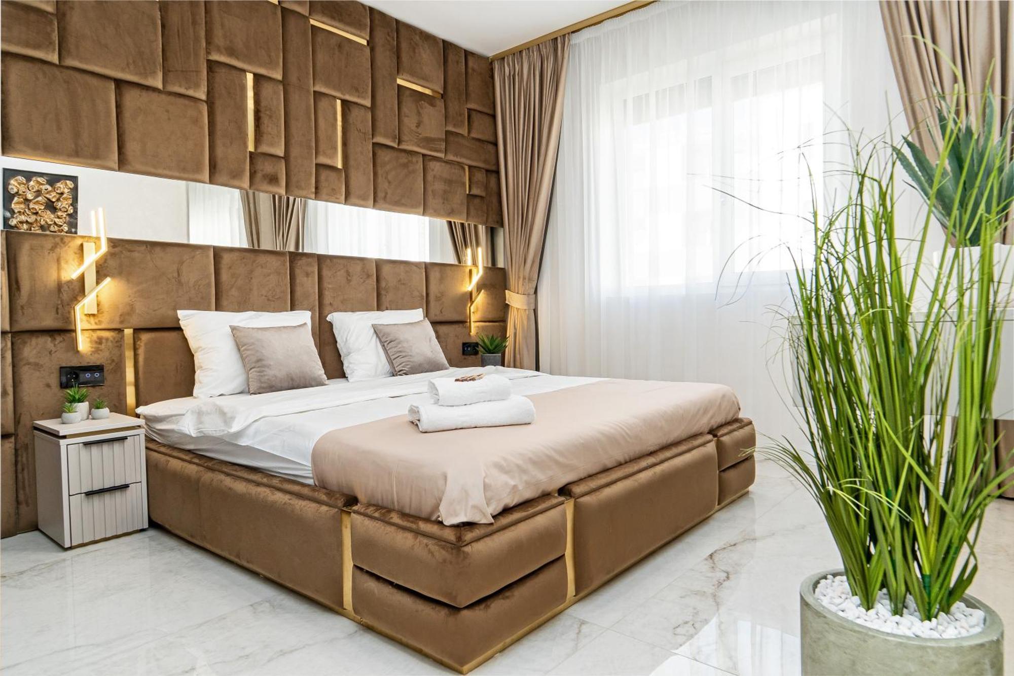 Fashion Stay-Valentino Apartment - By Openhouse Giroc Extérieur photo